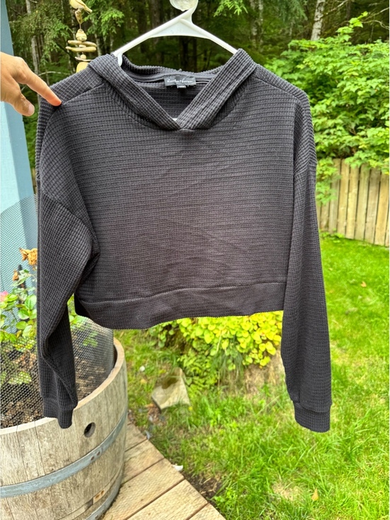 Tops - Hunter and Brown Black Cropped Waffle Knit Hoodie Small